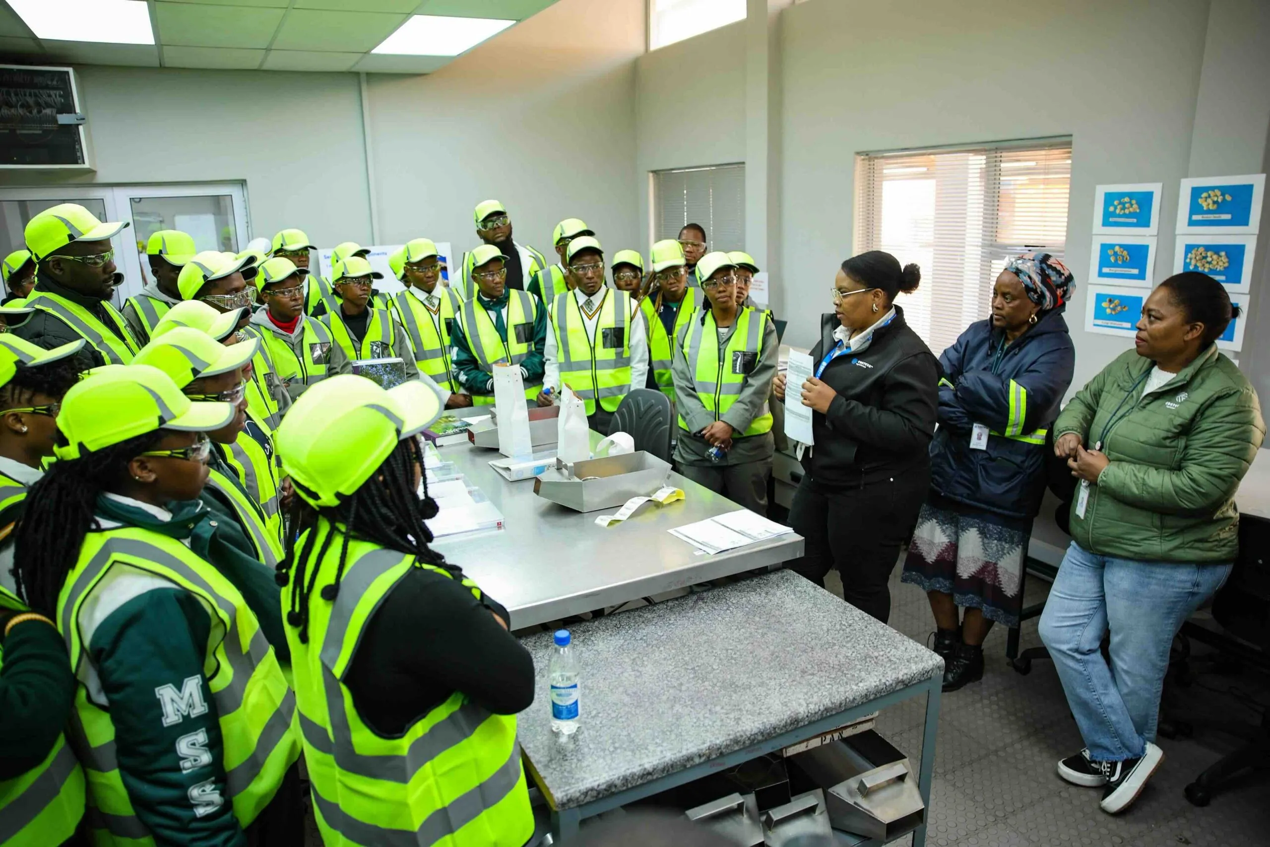 Bursaries Available for 2025 Studies in South Africa - Bursaries Mzansi